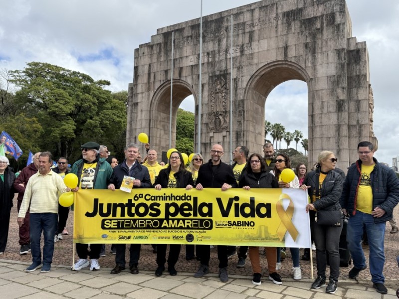 AMRIGS participa de caminhada pela valorização da vida em Porto Alegre