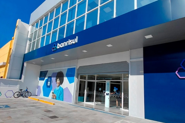 Banrisul reabre agência Capão da Canoa em novo modelo de atendimento