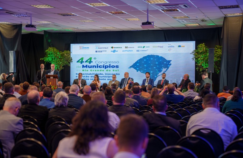 Sebrae RS leva soluções para fortalecer o desenvolvimento dos municípios ao Congresso da Famurs