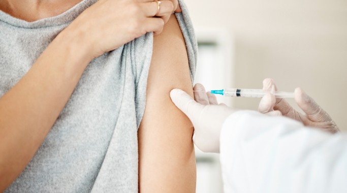 Unimed Porto Alegre reforça importância da vacinação contra gripe e disponibiliza imunizante atualizado na rede própria