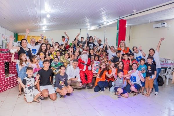 Quando um pedido vira esperança: crianças da Ilha da Pintada recebem presentes de Natal