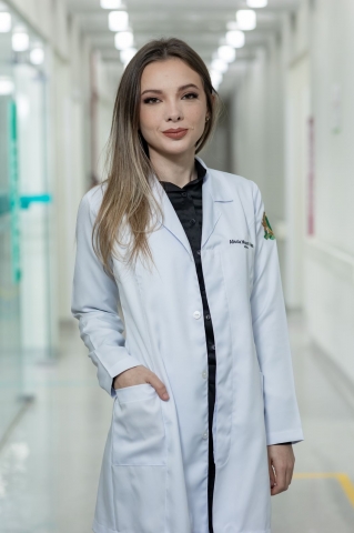Egressa do curso de Medicina da Universidade Feevale participa de importante publicação sobre saúde