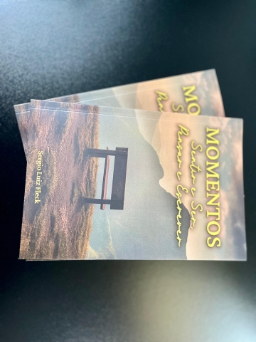 Momentos: novo livro de Sergio Luiz Fleck apresenta a poesia como espelho da existência