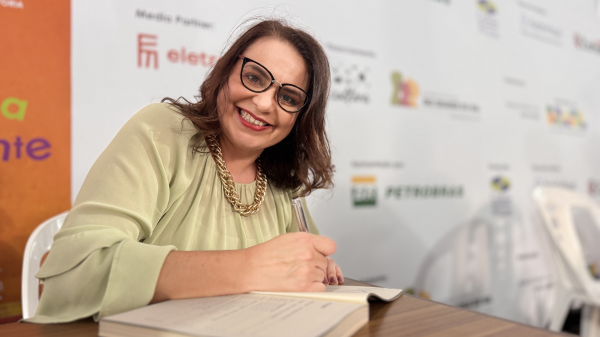 Soraia Hanna lança livro que partilha técnicas